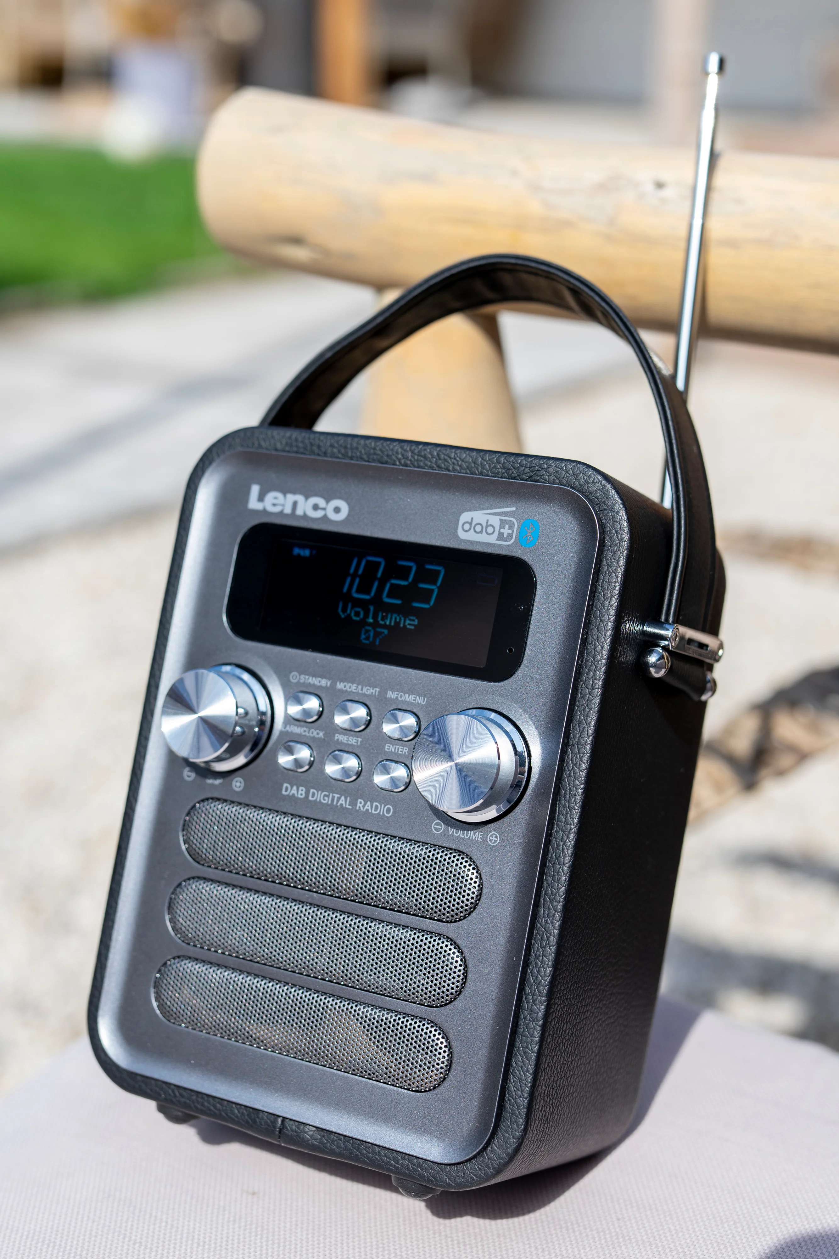 LENCO PDR-051BKSI - Draagbare DAB+ FM Radio met Bluetooth® en AUX-ingang, oplaadbare batterij - Zwart - Image 17